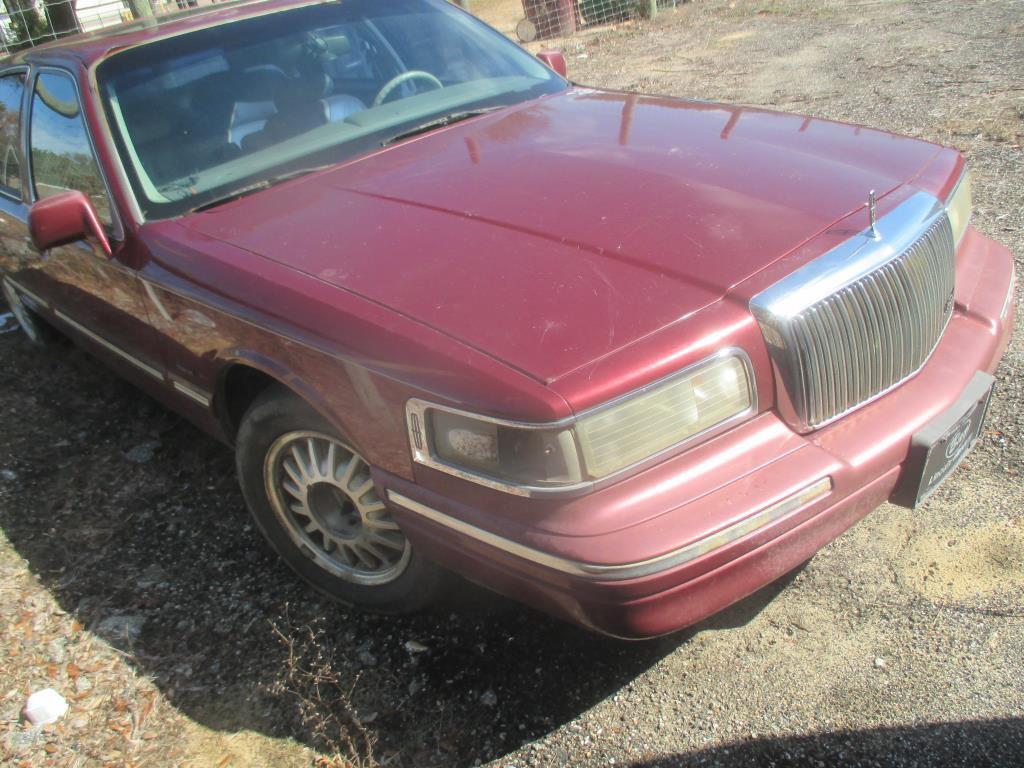 1996 Lincoln Town Car Signature