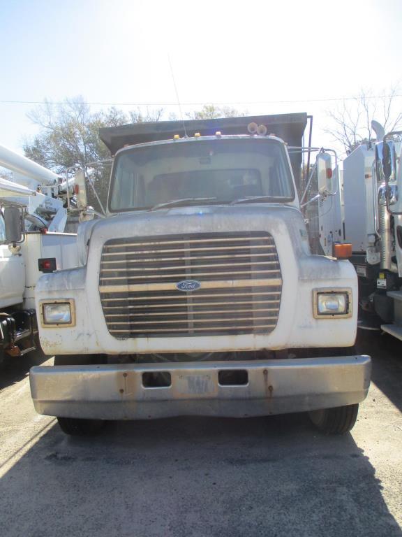 1994 Ford L8000 Dump Truck.