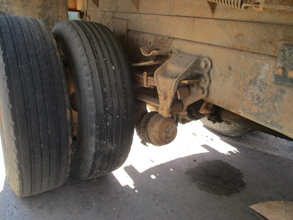 1994 Ford L8000 Dump Truck.