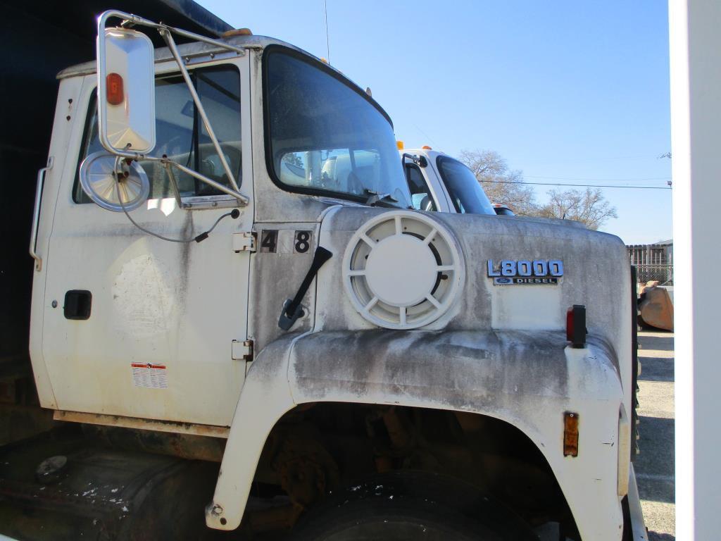 1994 Ford L8000 Dump Truck.