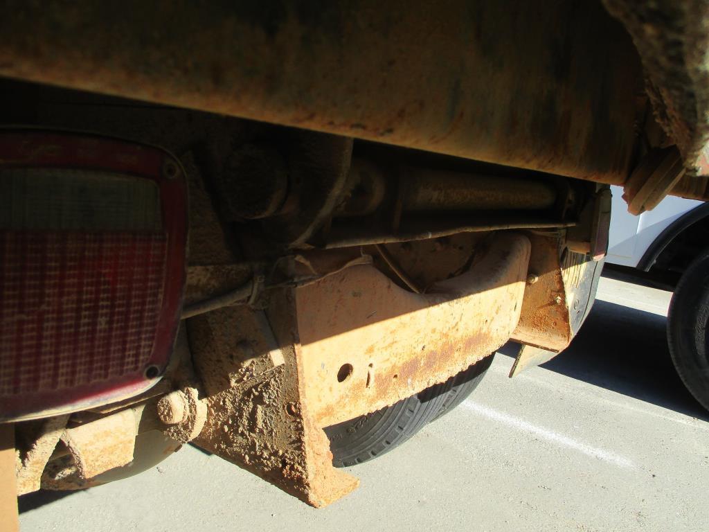 1994 Ford L8000 Dump Truck.