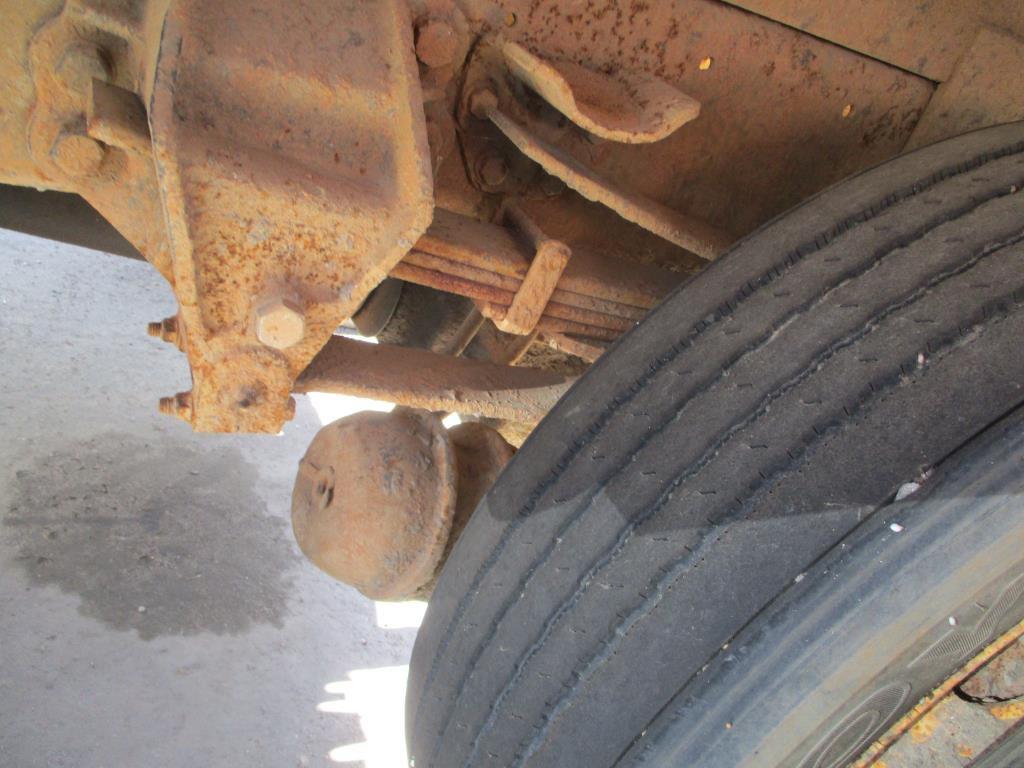 1994 Ford L8000 Dump Truck.