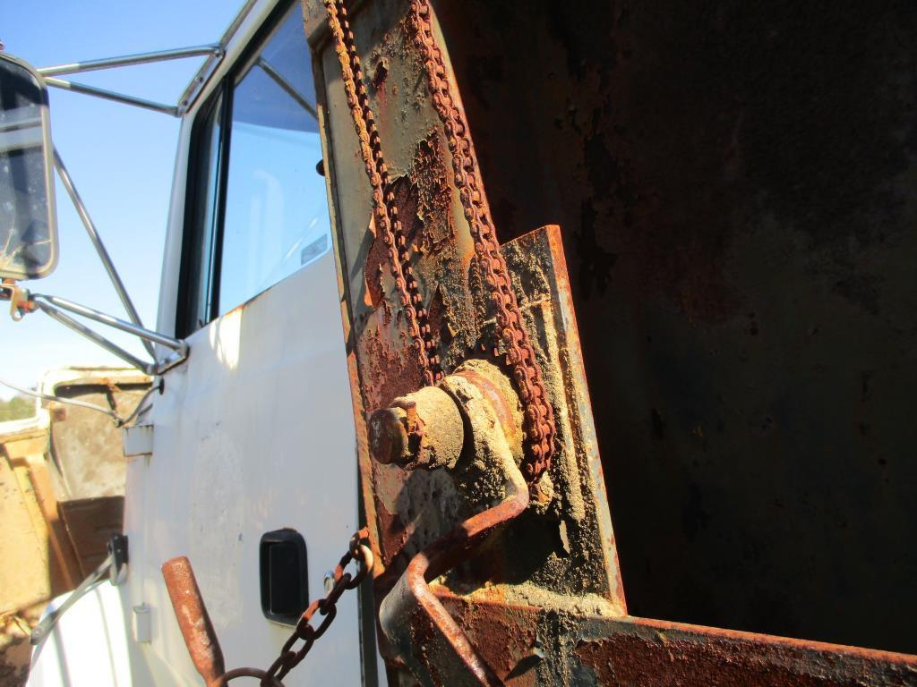 1994 Ford L8000 Dump Truck.