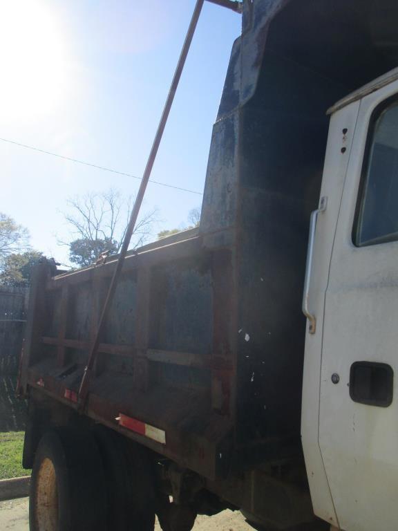 1994 Ford L8000 Dump Truck.