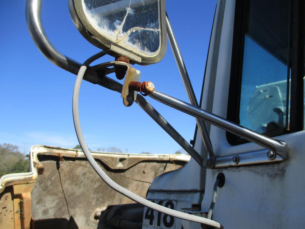 1994 Ford L8000 Dump Truck.