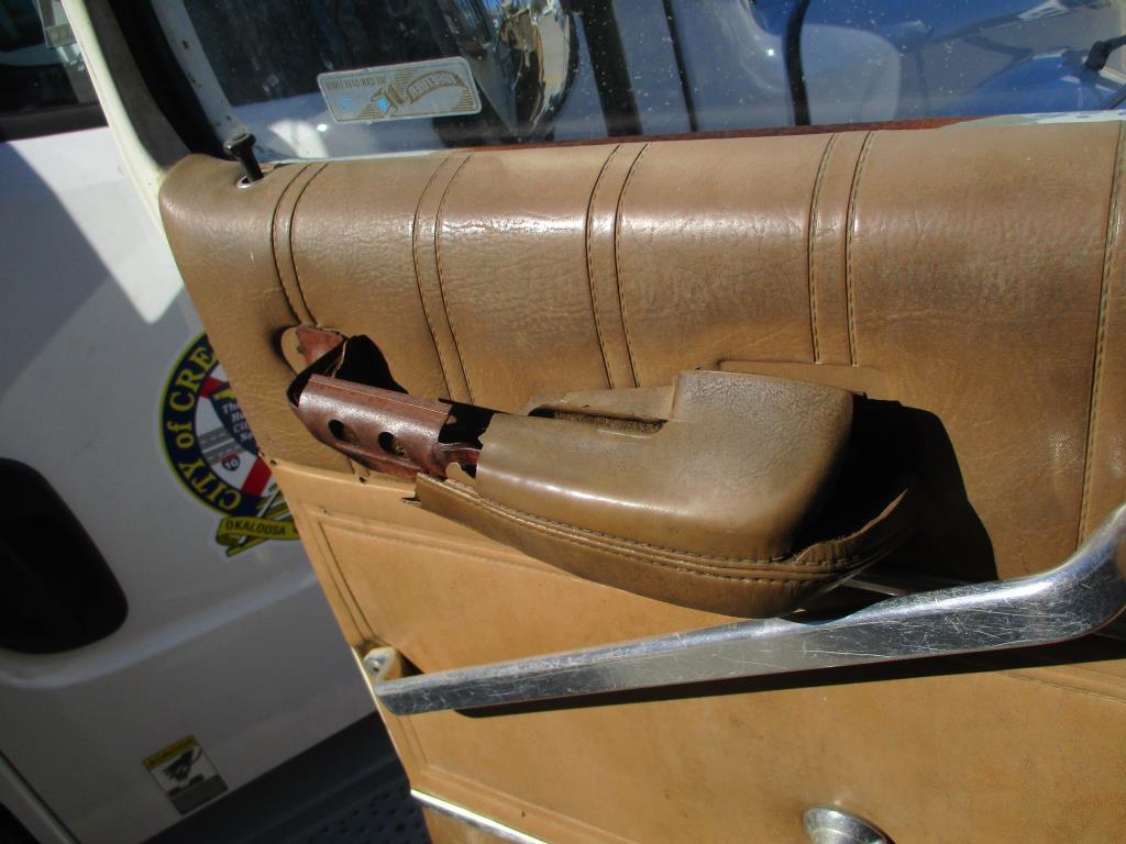 1994 Ford L8000 Dump Truck.