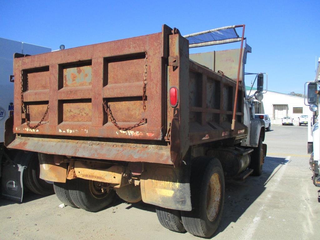 1994 Ford L8000 Dump Truck.
