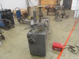 FMC 7600 Tire Changer