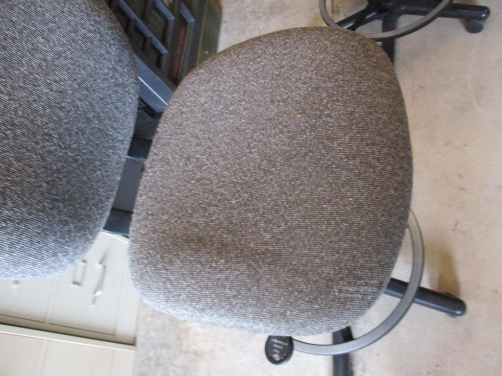 Rolling Bar Height Stool.