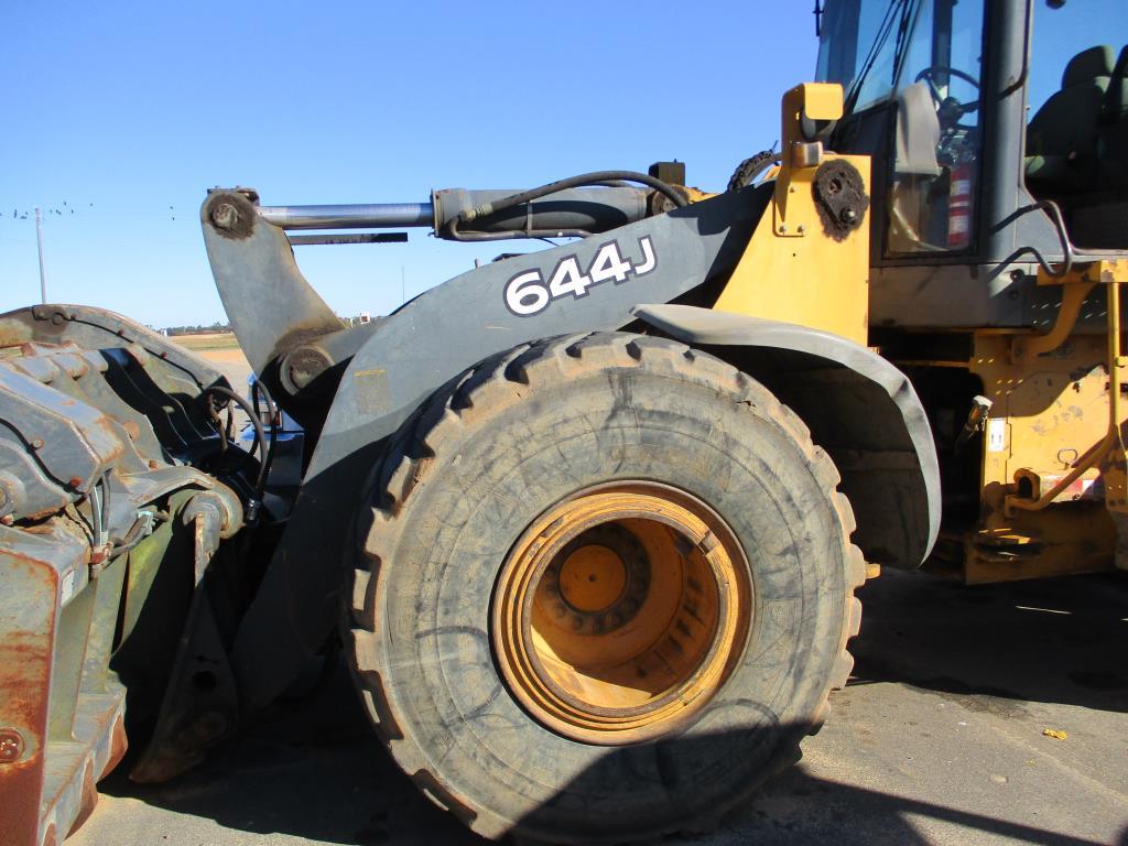 John Deere 644J Wheel Loader.
