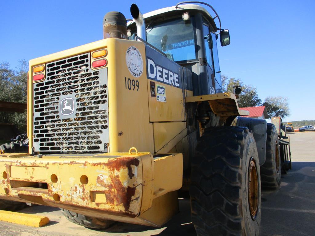 John Deere 644J Wheel Loader.