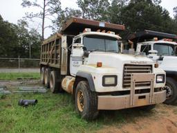 2001 Mack RD688S Dump Truck.