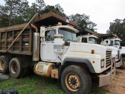 2001 Mack RD688S Dump Truck.