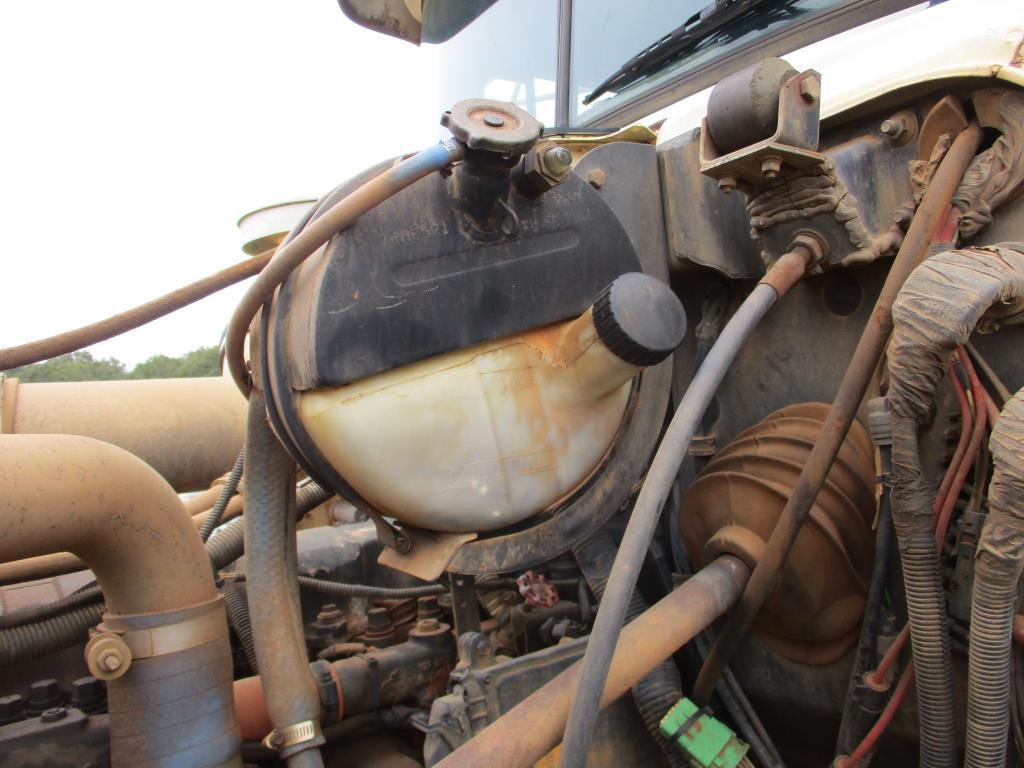 2001 Mack RD688S Dump Truck.