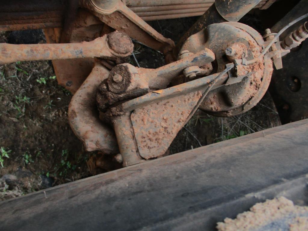 2001 Mack RD688S Dump Truck.