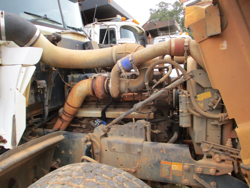 2001 Mack RD688S Dump Truck.
