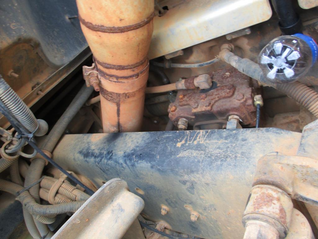 2001 Mack RD688S Dump Truck.