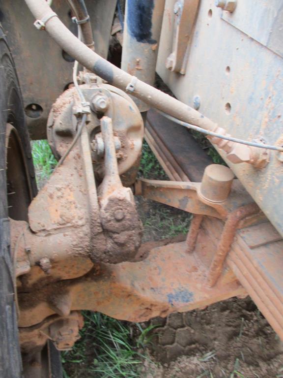 2001 Mack RD688S Dump Truck.
