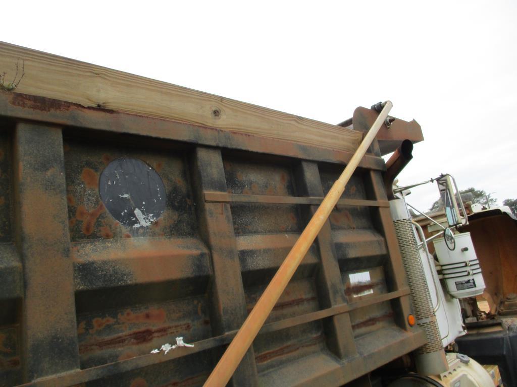 2001 Mack RD688S Dump Truck.