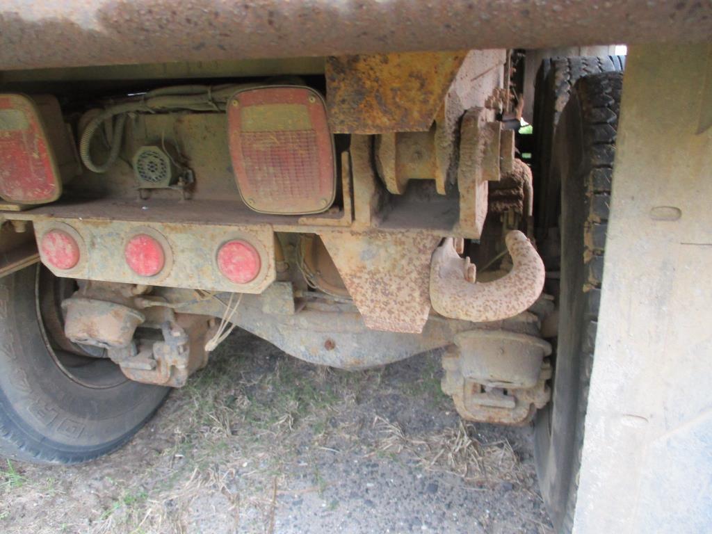 2001 Mack RD688S Dump Truck.