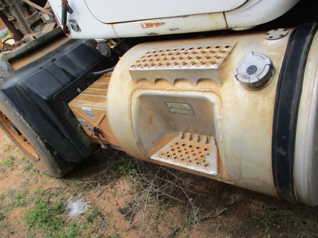 2001 Mack RD688S Dump Truck.