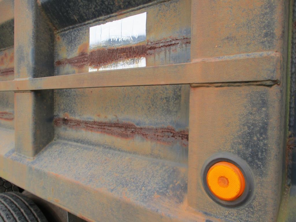 2001 Mack RD688S Dump Truck.
