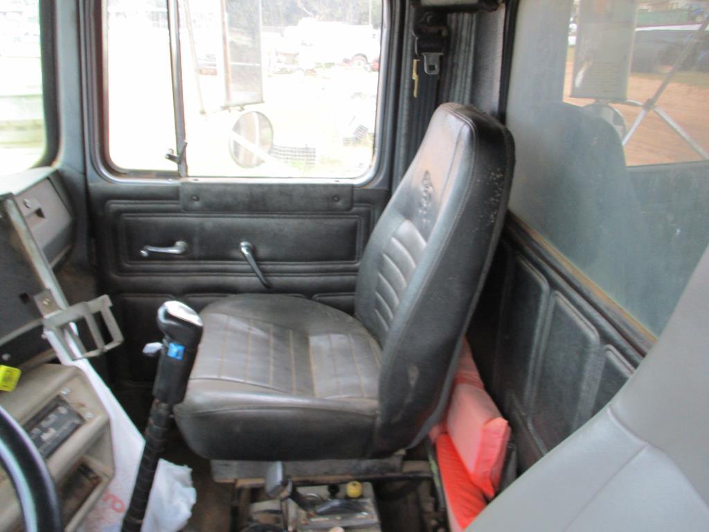2001 Mack RD688S Dump Truck.