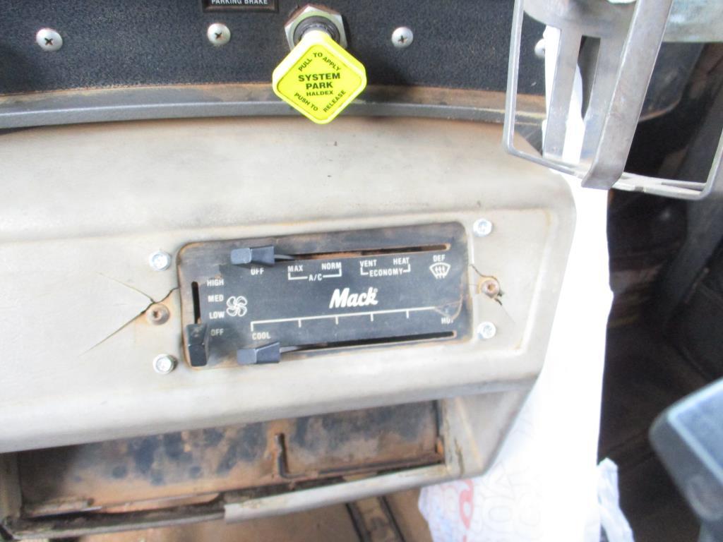 2001 Mack RD688S Dump Truck.