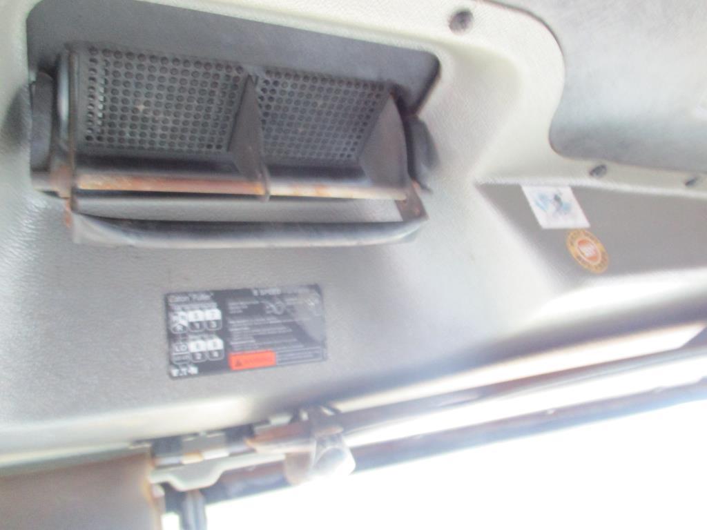 2001 Mack RD688S Dump Truck.