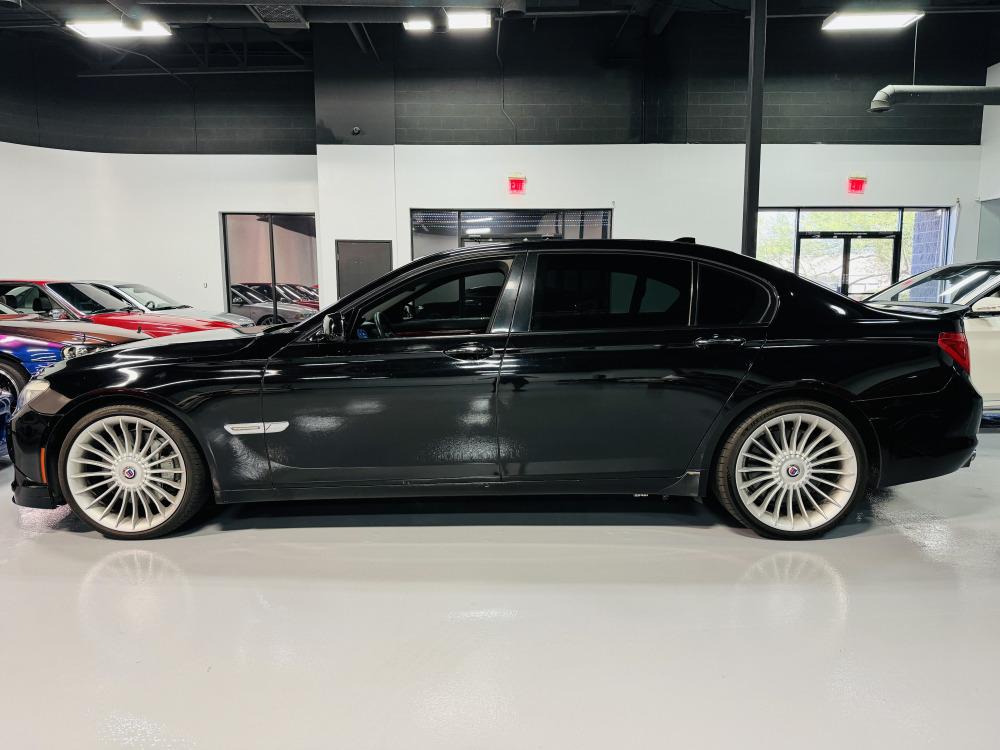 2011 BMW B7 sedan