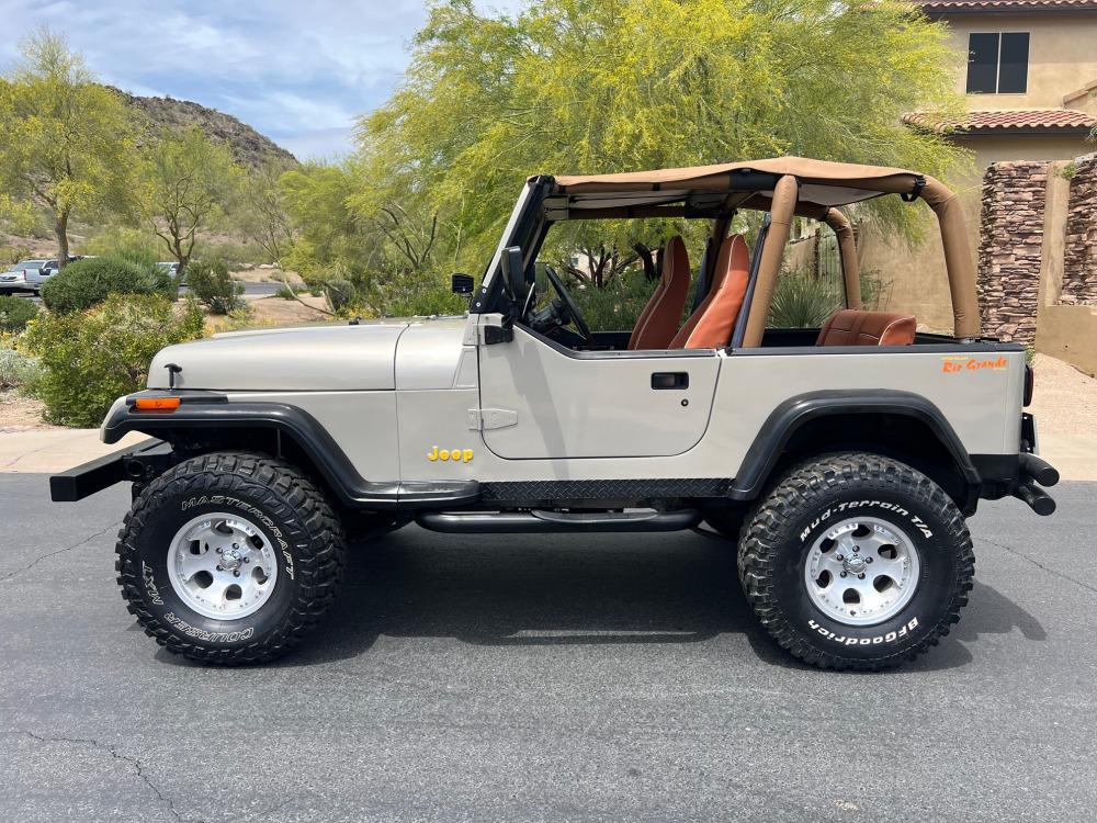 1995 Jeep Wrangler Rio Grande Custom SUV