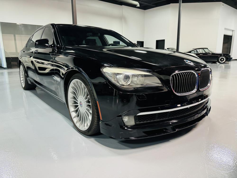 2011 BMW B7 sedan