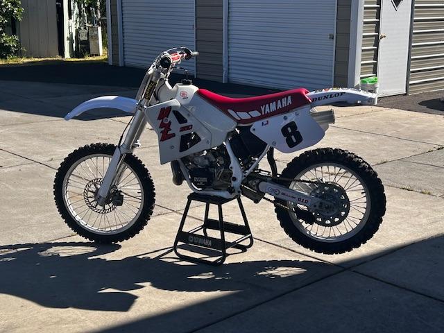 1990 Yamaha YZ 250 Bradshaw replica