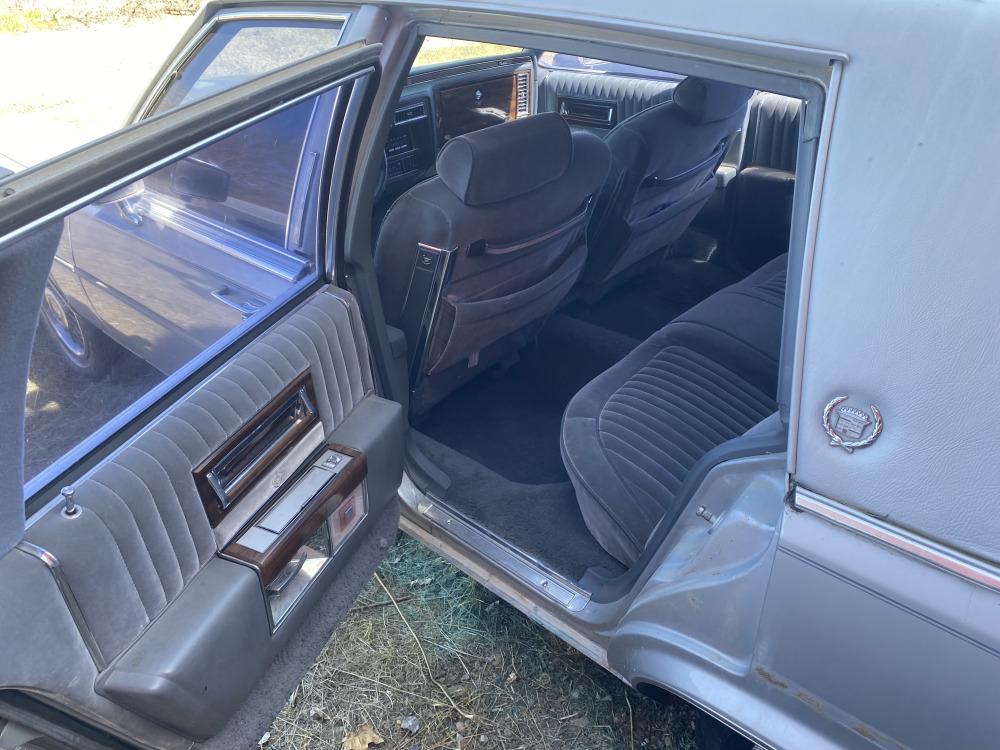 [NO RESERVE] 1988 Cadillac Brougham Sedan