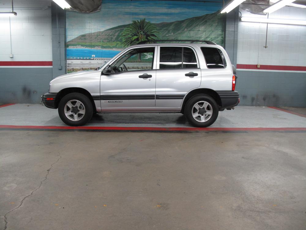 2003 Chevrolet Custom TRACKER SUV