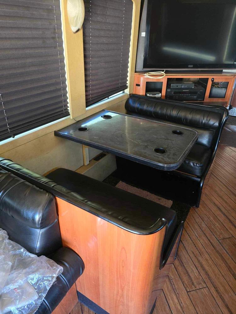 2003 Prevost Tour Bus