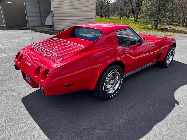 1976 Chevrolet Corvette, T- top, coupe