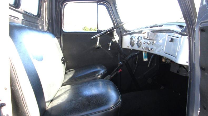 1952 International Custom COE SEMI-TRUCK