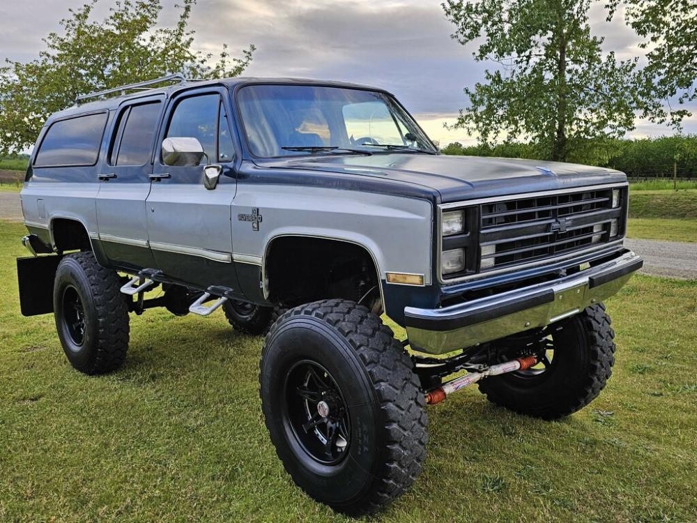 1986 Chevrolet Suburban K10 SUBURBAN SUV