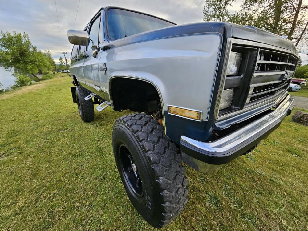 1986 Chevrolet Suburban K10 SUBURBAN SUV