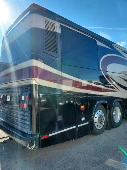 2003 Prevost Tour Bus