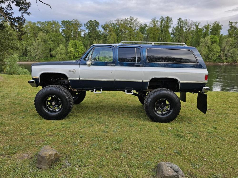 1986 Chevrolet Suburban K10 SUBURBAN SUV