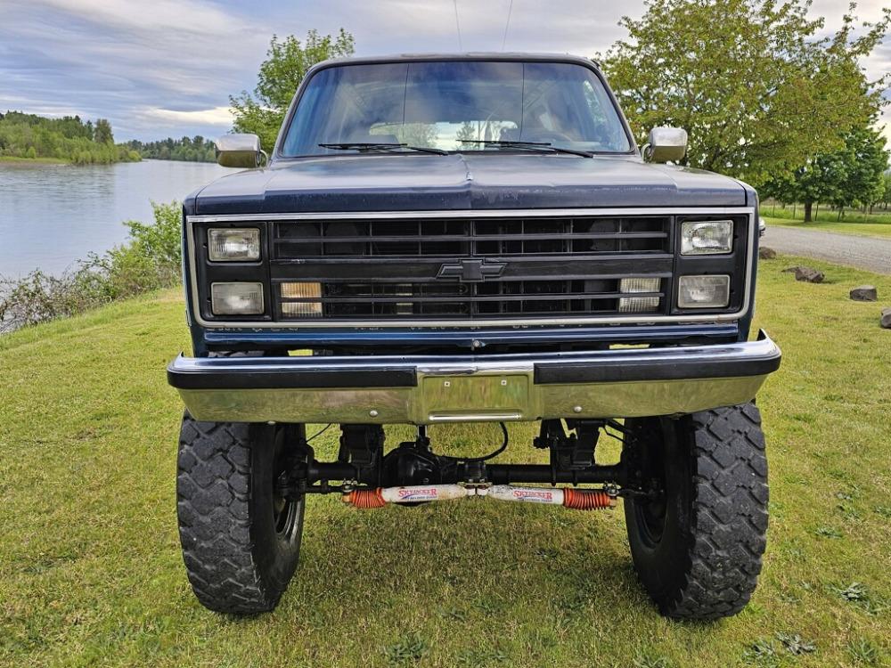 1986 Chevrolet Suburban K10 SUBURBAN SUV