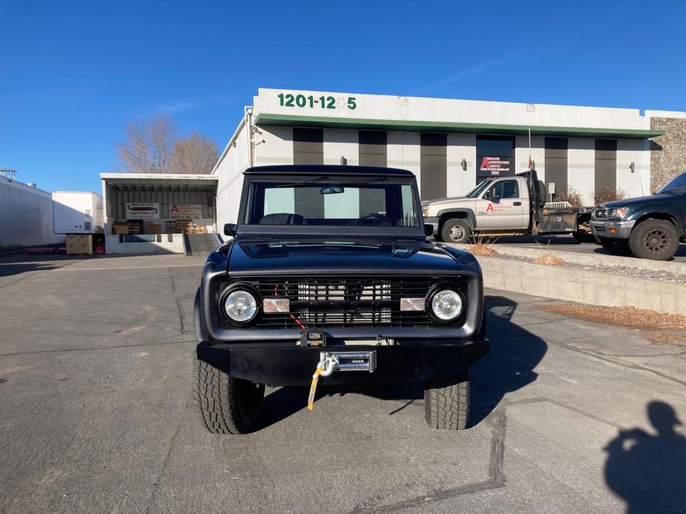 1973 Ford Bronco day cab / half cab