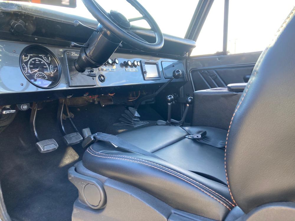 1973 Ford Bronco day cab / half cab