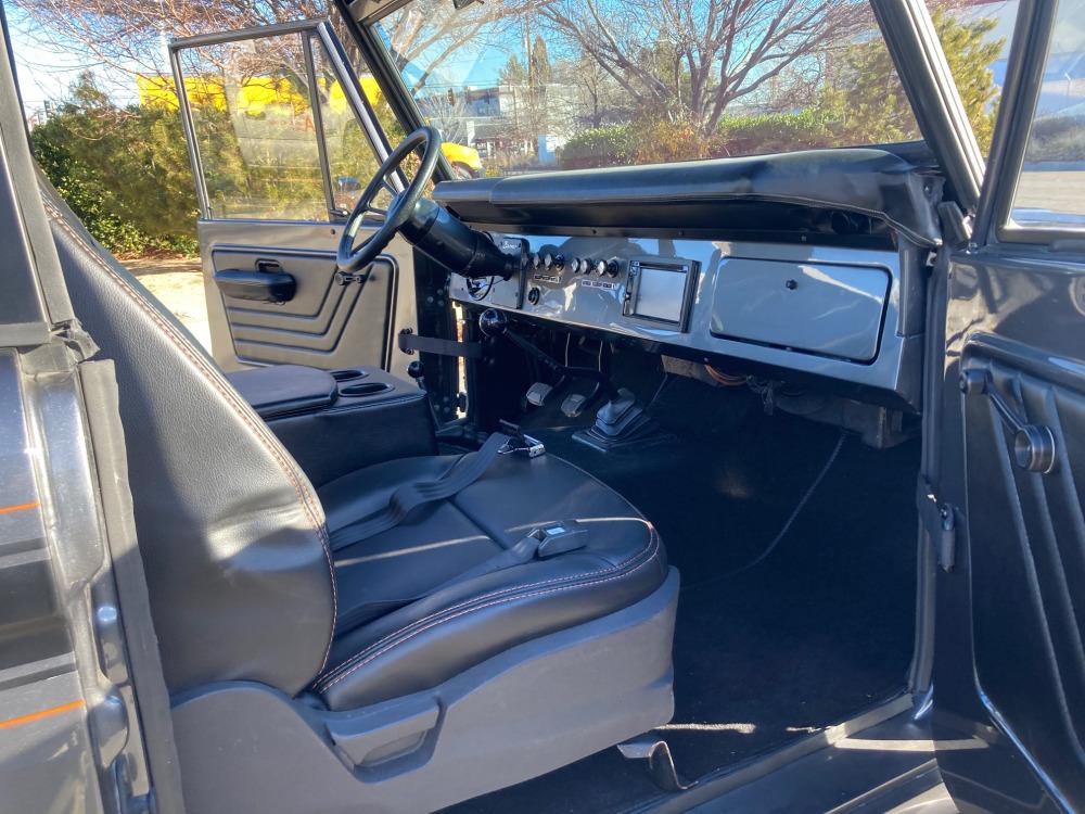1973 Ford Bronco day cab / half cab