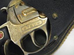 CHILDS HOLSTER AND CAP GUN