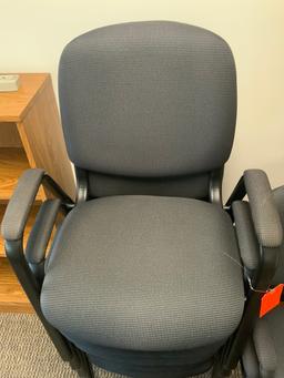 Lot of 7 Office Arm Stackable Chairs