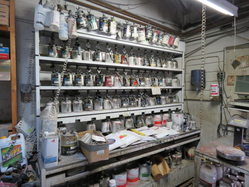 Dupont Chromabase Complte Paint & Mixing System w/Scales