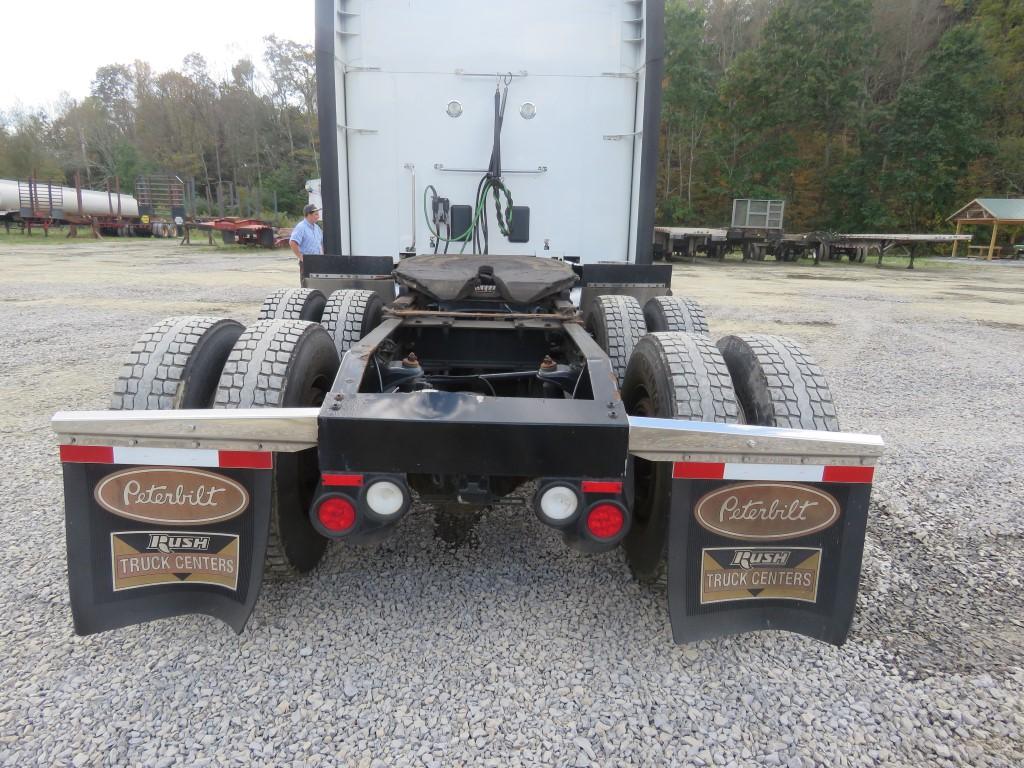 2015 Peterbilt 579 Road Truck